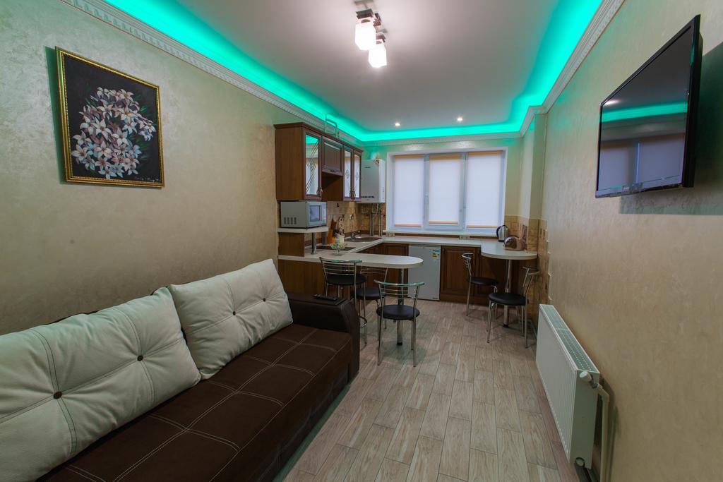 Modern Apartment On Akademika Sakharova 27A Ivano-Frankivsk Exterior foto