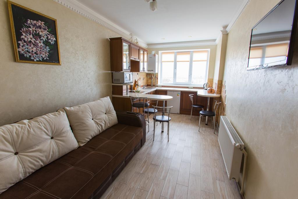 Modern Apartment On Akademika Sakharova 27A Ivano-Frankivsk Exterior foto
